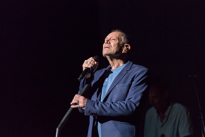 Rob de Nijs @ Casino Kursaal Oostende, picture 46, photographed by Guy Danneels - FrontView Magazine