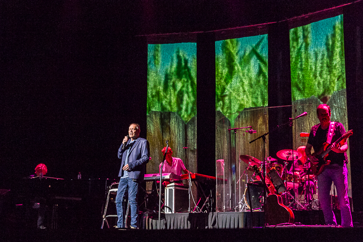 Rob de Nijs @ Casino Kursaal Oostende, picture 48, photographed by Guy Danneels - FrontView Magazine