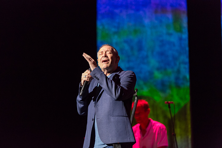 Rob de Nijs @ Casino Kursaal Oostende, picture 51, photographed by Guy Danneels - FrontView Magazine