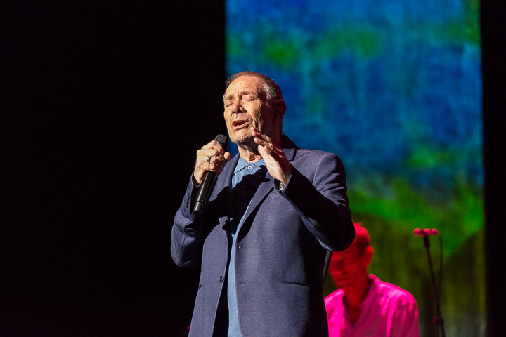 Rob de Nijs @ Casino Kursaal Oostende, picture 53, photographed by Guy Danneels - FrontView Magazine
