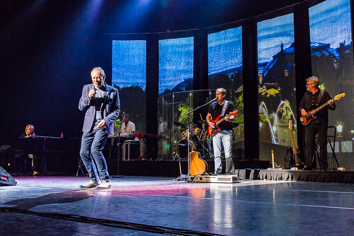 Rob de Nijs @ Casino Kursaal Oostende, picture 55, photographed by Guy Danneels - FrontView Magazine