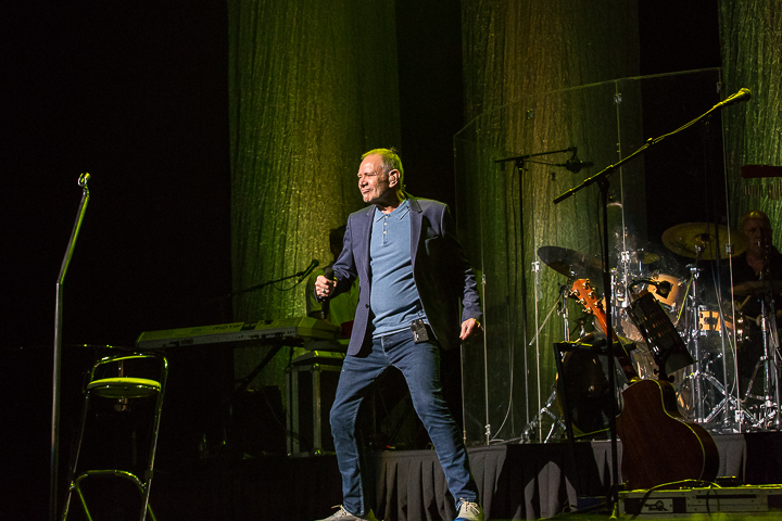 Rob de Nijs @ Casino Kursaal Oostende, picture 62, photographed by Guy Danneels - FrontView Magazine