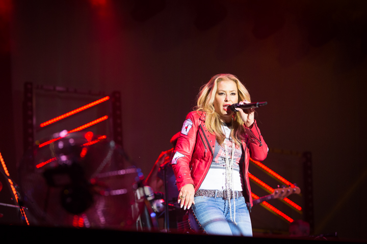 Anastacia @ Genk on Stage, picture 5, photographed by Kristof Hayen - FrontView Magazine