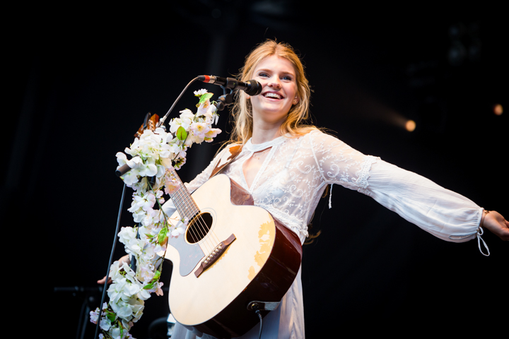 Emma Bale @ Genk on Stage, picture 3, photographed by Kristof Hayen - FrontView Magazine