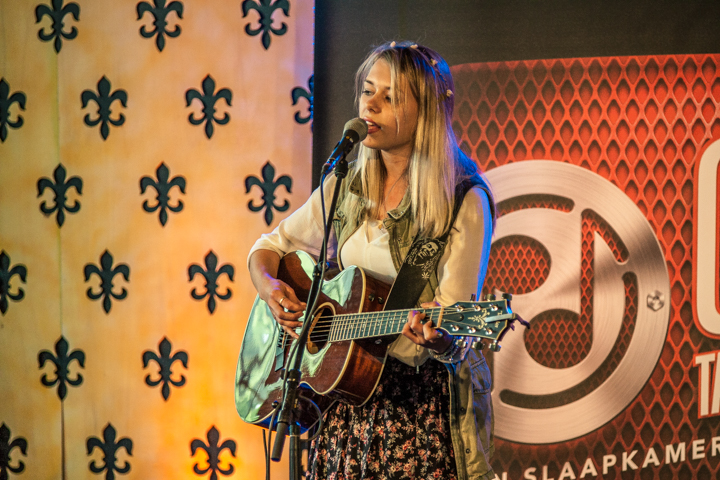 Lotte Walda - Giels Talentenjacht @ Festival Mundial, picture 1, photographed by Frank Bogers - FrontView Magazine