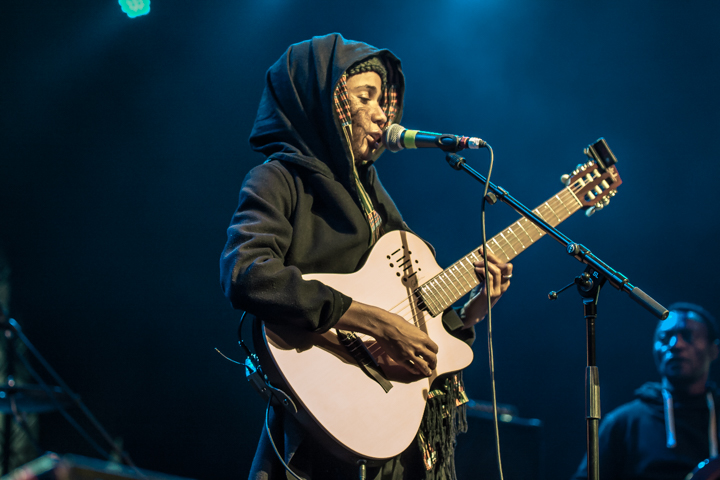 Nneka @ Festival Mundial, picture 3, photographed by Frank Bogers - FrontView Magazine