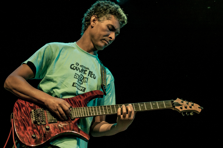 Nneka @ Festival Mundial, picture 13, photographed by Frank Bogers - FrontView Magazine