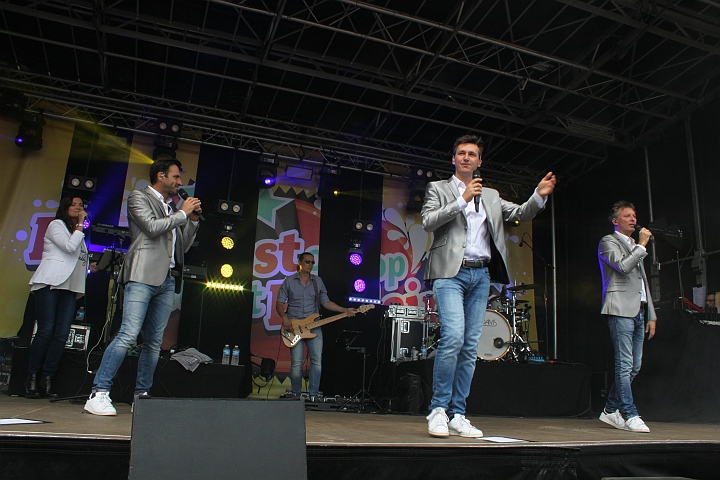 Vlaanderen Feest op het Plein @ Malle, picture 3, photographed by Heidi Elen - FrontView Magazine