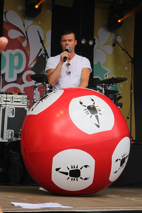 Vlaanderen Feest op het Plein @ Malle, picture 16, photographed by Heidi Elen - FrontView Magazine