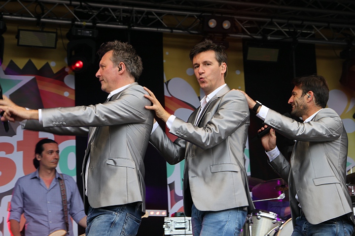 Vlaanderen Feest op het Plein @ Malle, picture 32, photographed by Heidi Elen - FrontView Magazine