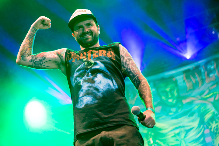 Fleddy Melculy @ Rock Zottegem 2016, picture 10, photographed by Dorien Goetschalckx - FrontView Magazine