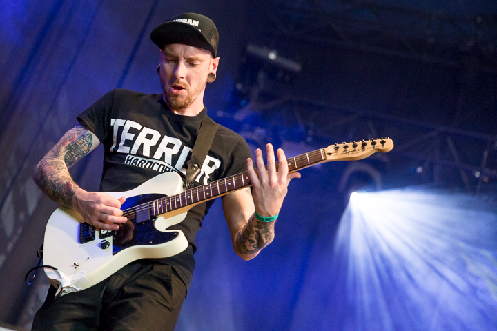 Fleddy Melculy @ Rock Zottegem 2016, picture 11, photographed by Dorien Goetschalckx - FrontView Magazine