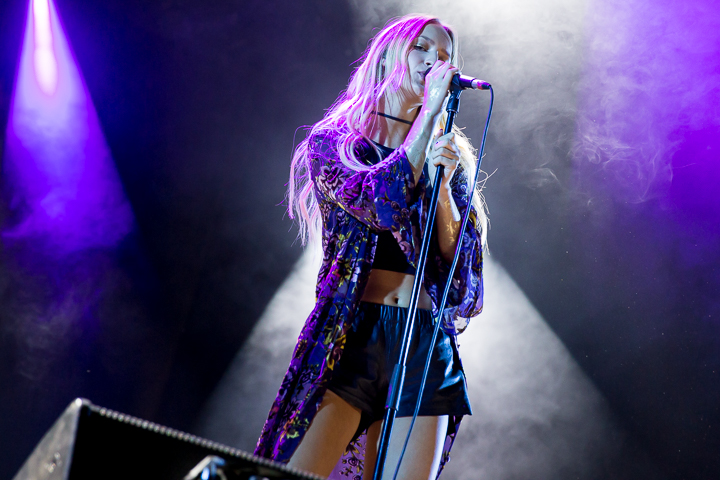 Jill Shaw @ Rock Zottegem 2016, picture 7, photographed by Dorien Goetschalckx - FrontView Magazine