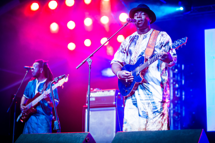 Vieux Farka Touré @ Afro Latino, picture 3, photographed by Kristof Hayen - FrontView Magazine