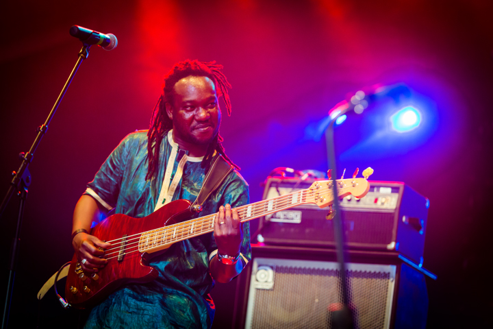 Vieux Farka Touré @ Afro Latino, picture 6, photographed by Kristof Hayen - FrontView Magazine