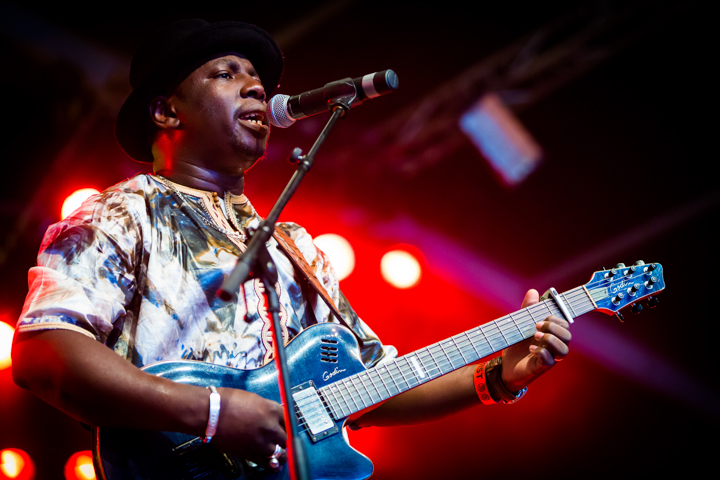 Vieux Farka Touré @ Afro Latino, picture 10, photographed by Kristof Hayen - FrontView Magazine