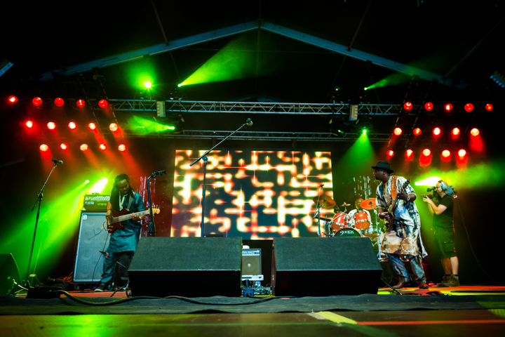 Vieux Farka Touré @ Afro Latino, picture 12, photographed by Kristof Hayen - FrontView Magazine