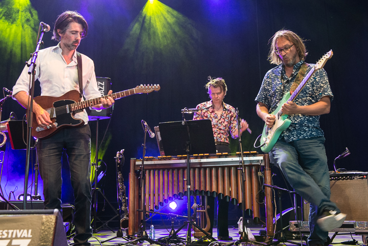 Flat Earth Society feat. Mauro Pawlowski @ Gent Jazz 2016, picture 1, photographed by Jan van Hecke - FrontView Magazine