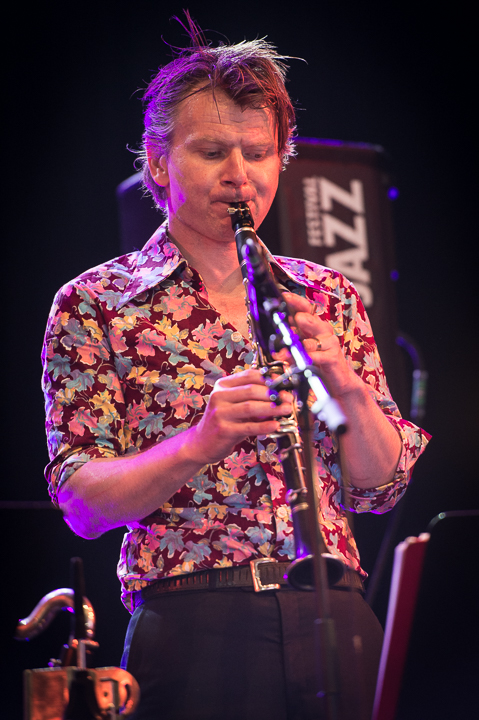 Flat Earth Society feat. Mauro Pawlowski @ Gent Jazz 2016, picture 4, photographed by Jan van Hecke - FrontView Magazine