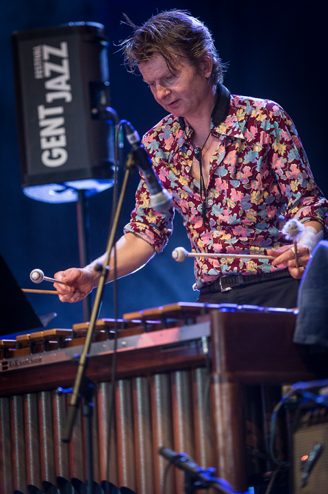 Flat Earth Society feat. Mauro Pawlowski @ Gent Jazz 2016, picture 11, photographed by Jan van Hecke - FrontView Magazine