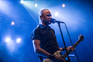 Sjock Danko Jones, foto 10, foto's door Luc Luyten - FrontView Magazine