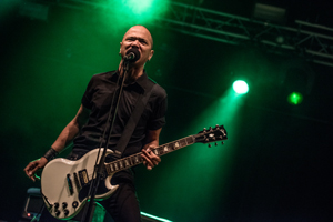 Sjock Danko Jones, foto 11, foto's door Luc Luyten - FrontView Magazine