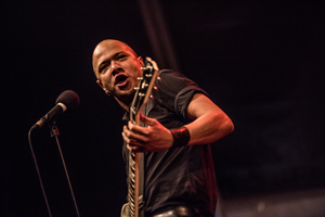 Sjock Danko Jones, foto 19, foto's door Luc Luyten - FrontView Magazine