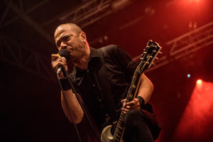 Sjock Danko Jones, foto 20, foto's door Luc Luyten - FrontView Magazine
