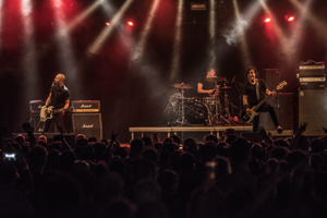 Sjock Danko Jones, foto 25, foto's door Luc Luyten - FrontView Magazine