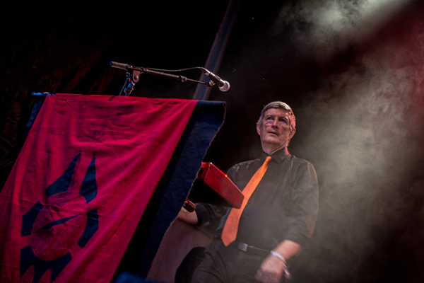 Sjock Radio Birdman, picture 2, photographed by Luc Luyten - FrontView Magazine