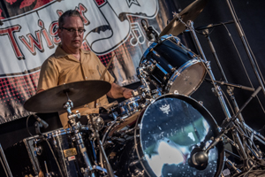Sjock The Kieron McDonald Combo, picture 4, photographed by Luc Luyten - FrontView Magazine