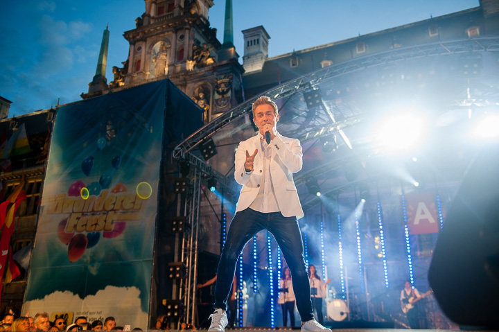 Christoff @ Vlaanderen Feest Antwerpen, picture 3, photographed by Dimitri Vanlommel - FrontView Magazine
