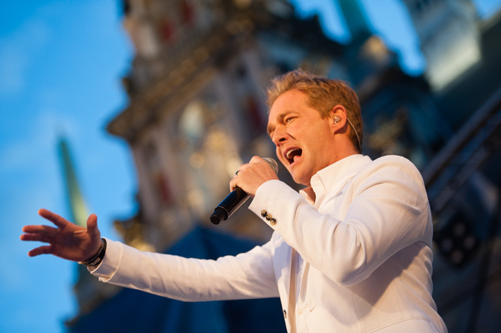 Christoff @ Vlaanderen Feest Antwerpen, picture 4, photographed by Dimitri Vanlommel - FrontView Magazine