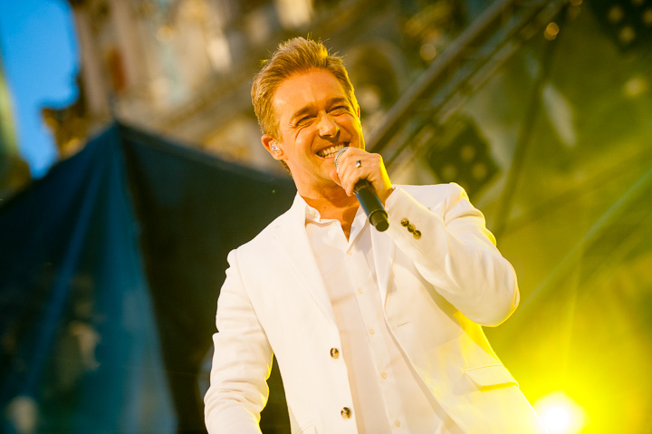 Christoff @ Vlaanderen Feest Antwerpen, picture 5, photographed by Dimitri Vanlommel - FrontView Magazine