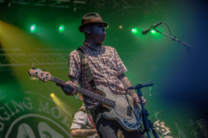 Sjock Flogging Molly, foto 3, foto's door Luc Luyten - FrontView Magazine