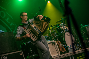 Sjock Flogging Molly, foto 6, foto's door Luc Luyten - FrontView Magazine