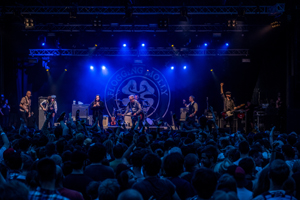Sjock Flogging Molly, foto 9, foto's door Luc Luyten - FrontView Magazine