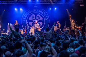 Sjock Flogging Molly, foto 10, foto's door Luc Luyten - FrontView Magazine