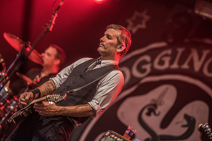 Sjock Flogging Molly, foto 12, foto's door Luc Luyten - FrontView Magazine