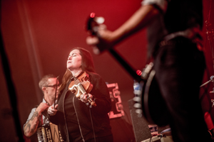 Sjock Flogging Molly, foto 16, foto's door Luc Luyten - FrontView Magazine