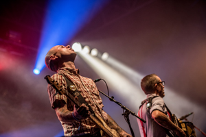 Sjock Flogging Molly, foto 25, foto's door Luc Luyten - FrontView Magazine