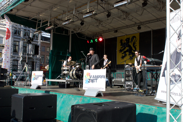 Vlaanderen Zingt Mechelen 2016 @ Markt Mechelen, picture 2, photographed by Bart Baevegems - FrontView Magazine