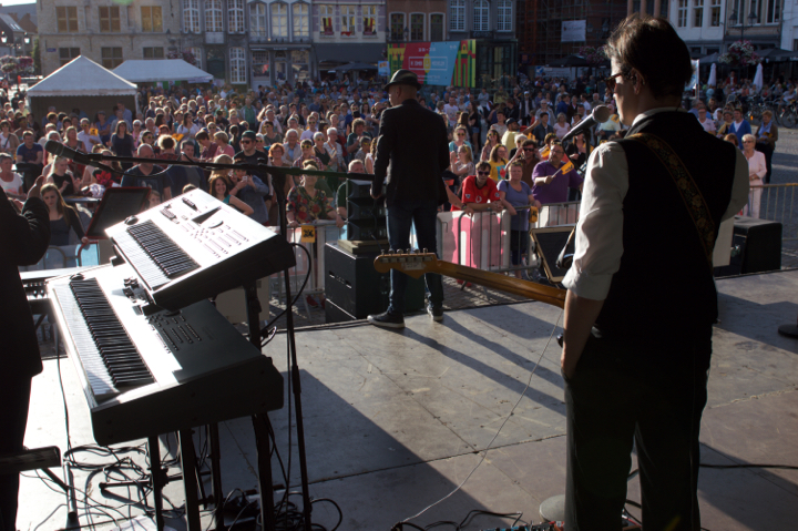 Vlaanderen Zingt Mechelen 2016 @ Markt Mechelen, picture 5, photographed by Bart Baevegems - FrontView Magazine