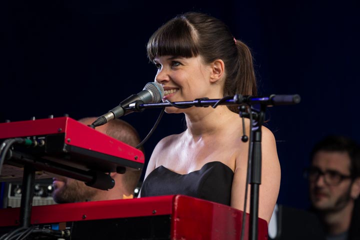 Lady Linn & her magnificent seven @ engie parkies, picture 12, photographed by Dieter  Boone - FrontView Magazine