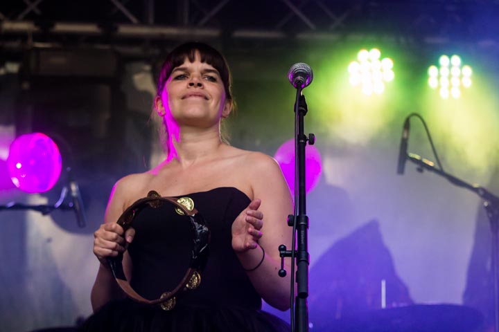 Lady Linn & her magnificent seven @ engie parkies, picture 14, photographed by Dieter  Boone - FrontView Magazine