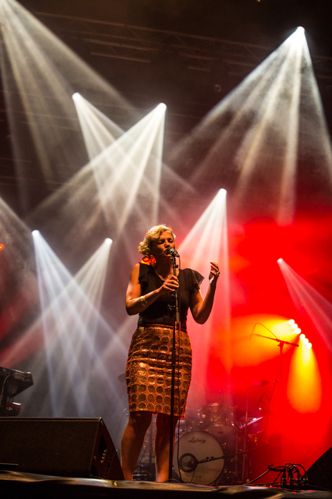 Barbara Dex & Buscemi @ Gentse Feesten Sint Baafsplein, picture 4, photographed by Dieter  Boone - FrontView Magazine