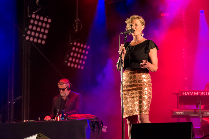 Barbara Dex & Buscemi @ Gentse Feesten Sint Baafsplein, picture 18, photographed by Dieter  Boone - FrontView Magazine