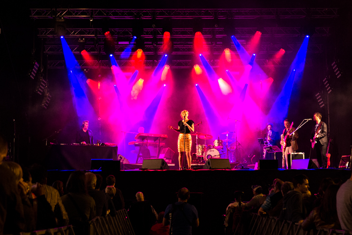 Barbara Dex & Buscemi @ Gentse Feesten Sint Baafsplein, picture 19, photographed by Dieter  Boone - FrontView Magazine