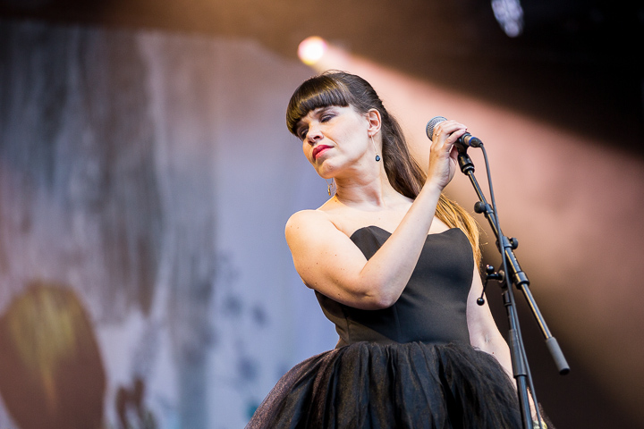 Lady Linn & Her Magnificent Seven @ Beleuvenissen 2016, picture 18, photographed by Kurt Jacobs - FrontView Magazine