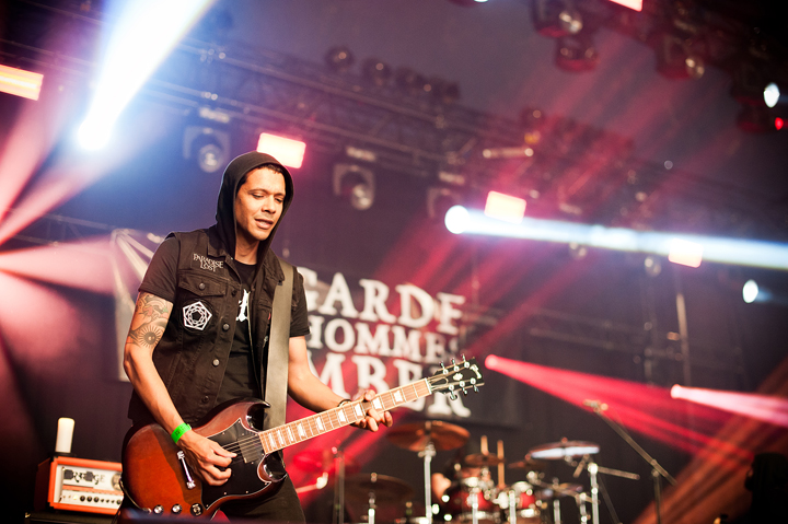 Regarde Les Hommes Tomber @ Dour Festival 2016, picture 10, photographed by Magali Decamps - FrontView Magazine